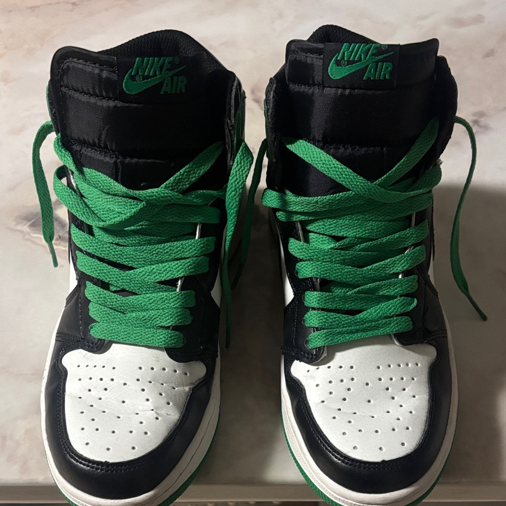 Nike Jordan 1s